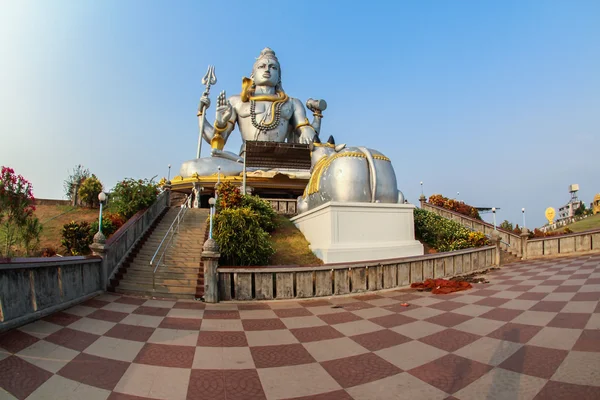 Standbeeld van hindoe god shiva, india, 2012 — Stockfoto