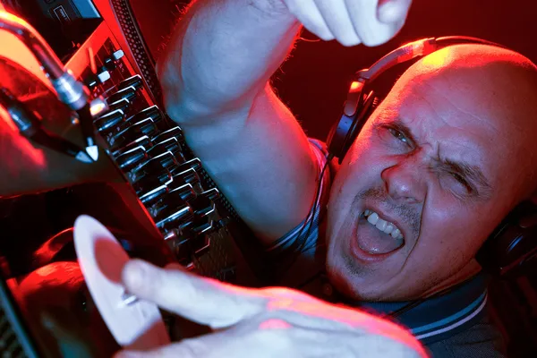 DJ smashing the decks — Stock Photo, Image