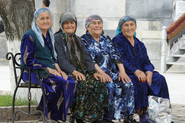 Mulheres usbeques velhas, Samarcanda, Uzbequistão — Fotografia de Stock