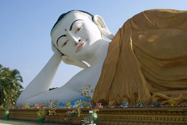 Buda heykeli, bago, myanmar — Stok fotoğraf