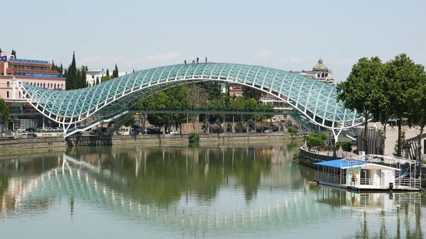 Puente de la paz, Tiflis, Georgia — Foto de Stock