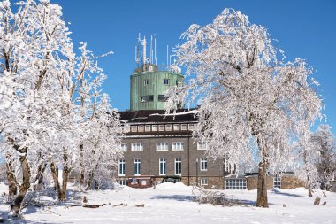 Kahler Asten 'in kışın Sauerland, Almanya' daki panoramik manzara görüntüsü
