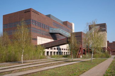 ESSEN, GERMANY - 20 Nisan 2021: Ruhr Metropolis Sanayi Mirası Zeche Zollverein Müzesi, 20 Nisan 2021 Essen, Almanya