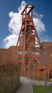 ESSEN, GERMANY - 1 Ocak 2022: Zeche Zollverein, 1 Ocak 2022 'de Essen, Almanya' da Ruhr Metropolis 'in endüstriyel mirası