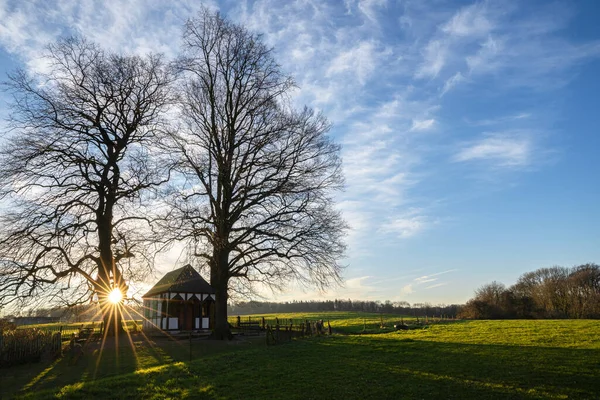 Panorámakép Fák Alatti Kis Kápolnáról Napkeltekor Bergisch Gladbach Németország — Stock Fotó