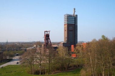 ESSEN, GERMANY - 25 Mart 2022: Nordsternpark, Ruhr Metropolis 'in sanayi mirası 25 Mart 2022