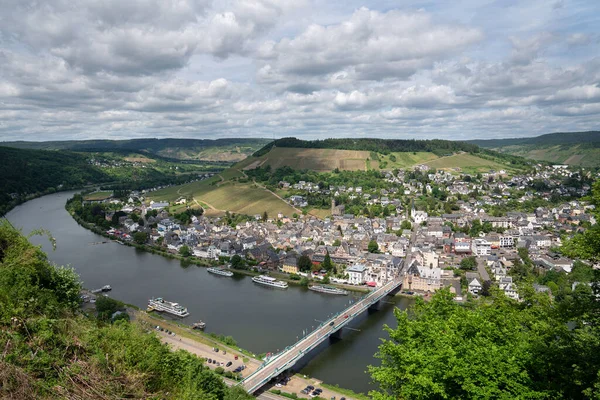 Traben Trarbach Niemcy Maj 2022 Panoramiczny Widok Traben Trarbach Rzeką — Zdjęcie stockowe