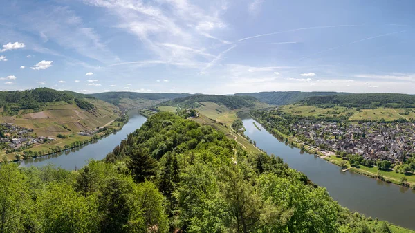 Puenderich Niemcy Maj 2022 Panoramiczny Widok Miejscowość Puenderich Rzeką Moselle — Zdjęcie stockowe