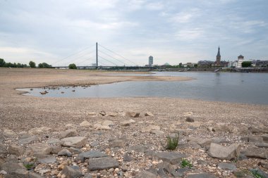 Kuraklık Almanya, düşük su Ren Nehri üzerinde