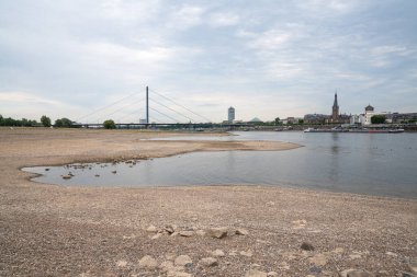 Kuraklık Almanya, düşük su Ren Nehri üzerinde
