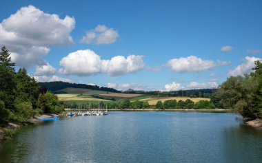 Diemel Gölü, Sauerland, Almanya 'nın panoramik görüntüsü
