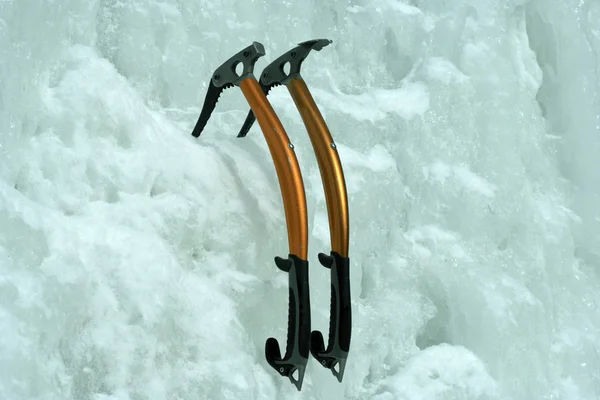 Ice tool driven into the ice. — Stock Photo, Image