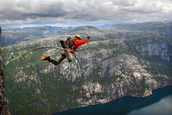 Bungee jumping sequence in Banos de Agua Santa,Ecuador, San Francisco bridge — Stock Photo, Image