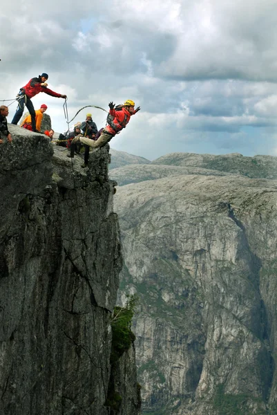 Bungee jumping sekvens i banos de agua santa, ecuador, san francisco bron — Stockfoto