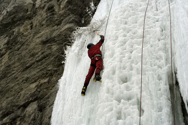 Gelo escalando o Norte do Cáucaso — Fotografia de Stock