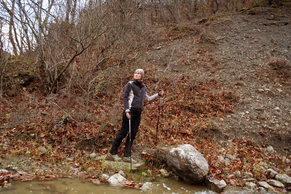 Going for a walk for an autumn Crimea. — Stock Photo, Image