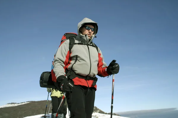 Hiker in winter mountains snowshoeing — Stock Photo, Image