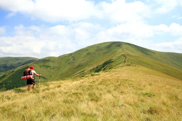 Escursioni estive in montagna. — Foto Stock