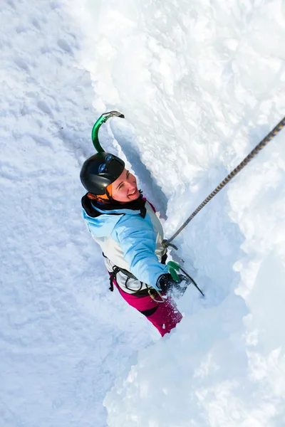 Ice climbing the waterfall. — Stock Photo, Image