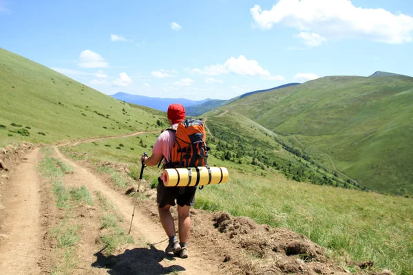 Escursioni estive in montagna. — Foto Stock