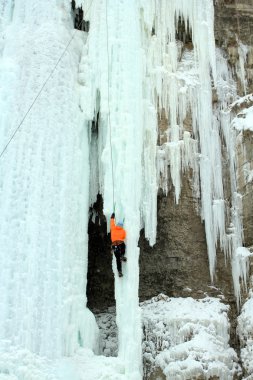 buz şelalesi tırmanışı.