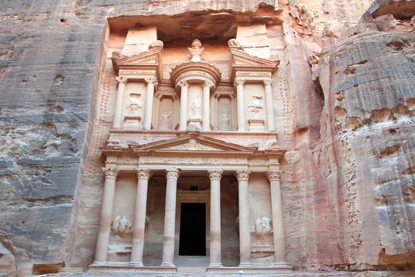 Cidade Antiga de Petra Construída na Jordânia . — Fotografia de Stock