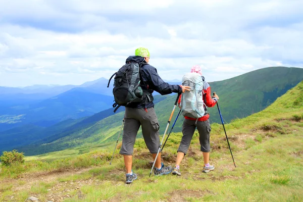 Summer hiking in the mountains. — Stock Photo, Image