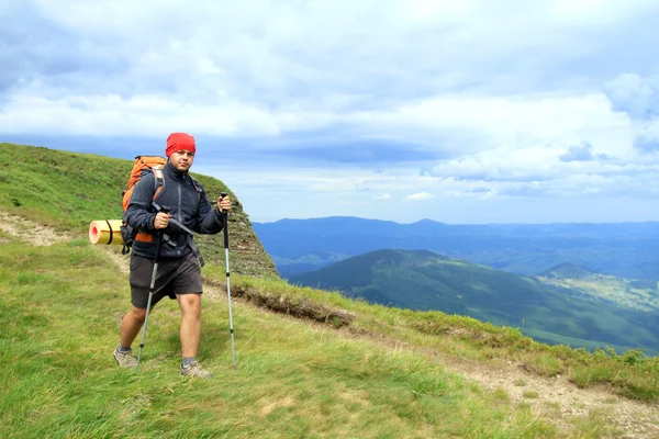 Escursioni estive in montagna. — Foto Stock