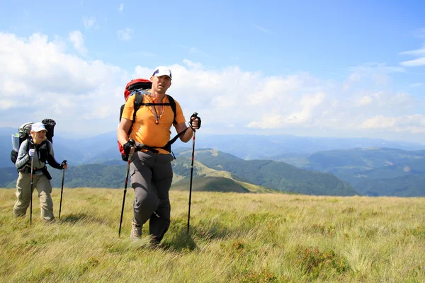 Escursioni estive in montagna. — Foto Stock