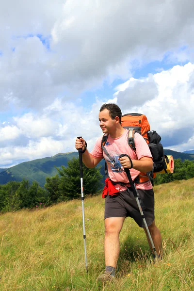 Escursioni estive in montagna. — Foto Stock