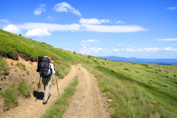 Escursioni estive in montagna. — Foto Stock