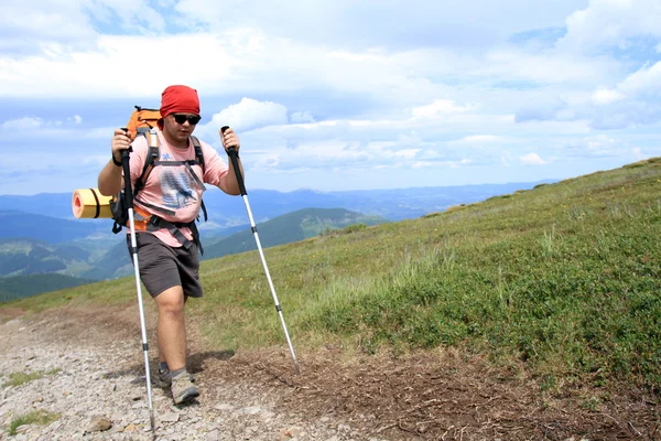 Escursioni estive in montagna. — Foto Stock