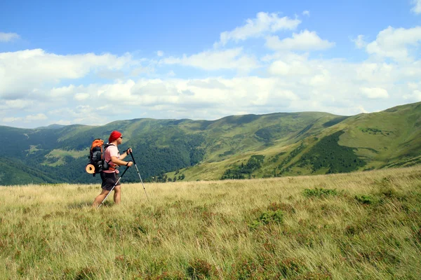 Escursioni estive in montagna. — Foto Stock