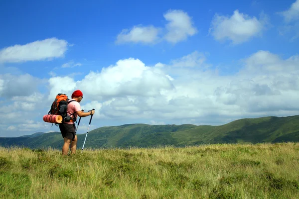 Escursioni estive in montagna. — Foto Stock