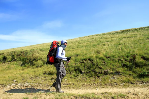 Escursioni estive in montagna. — Foto Stock