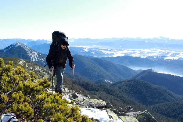 Spring hiking. — Stock Photo, Image