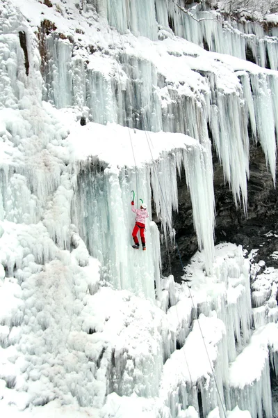 Ice climbing. — Stock Photo, Image