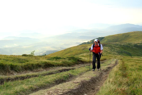 Escursioni estive in montagna. — Foto Stock