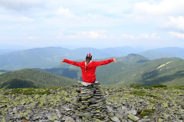 Summer hiking in the mountains. — Stock Photo, Image