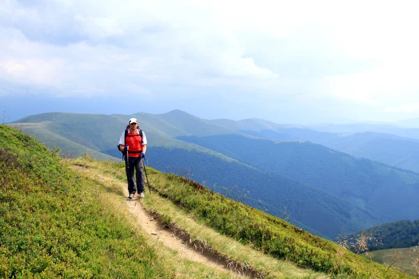 Escursioni estive in montagna. — Foto Stock