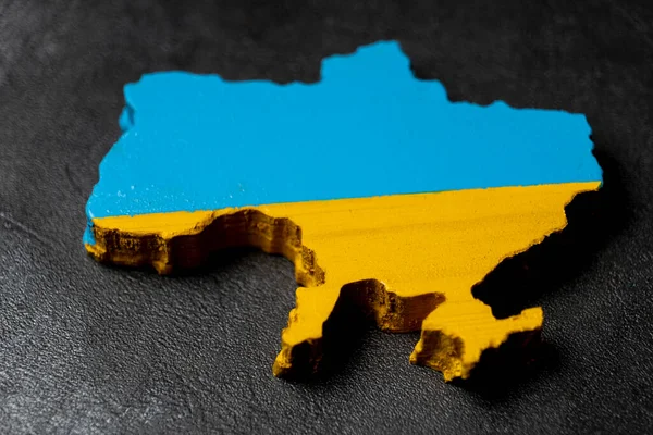 Peta Ukraina Diukir Dari Kayu Dan Dicat Dengan Warna Bendera Stok Gambar