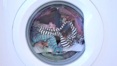 Çamaşır makinası yıkama, temizlik temizlik temizlik işleri, çamaşırhanede çalışmak, araba yıkama, ev işleri, sağlık hizmetleri.