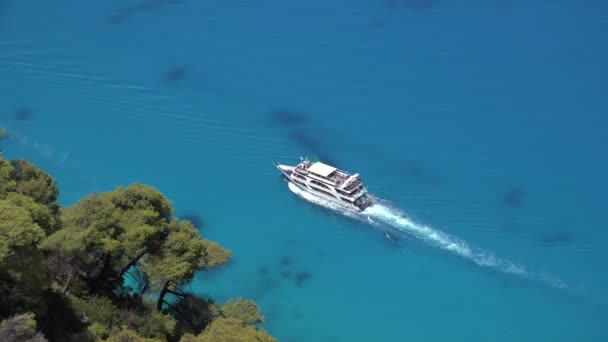 Ship Egremni Beach Lefkada Greece Boat Famous Beach Tourists People — Stock Video