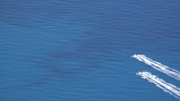 Kayak Jet Gemisi Yelkenli Tekneler Deniz Gezisi Turistler Tropik Egzotik — Stok video