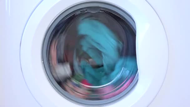 Wasgoed Wasmachine Wassen Desinfecteren, Schoonmaken van kleding klusjes, Werken in wasserette, Spinning Vat, Huishouden, Huishouden, Gezondheidszorg — Stockvideo