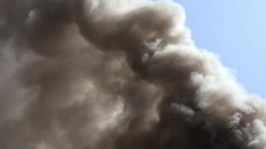 Kirlilik, Kara Duman Bulutları, Kirletici Yanan Ateş, Doğadaki Ekolojik Doğal Felaket, Küresel Isınma Krizi
