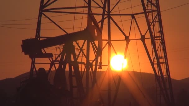 Gasförderpumpe Ölbohrungen Krise Der Benzinindustrie Gewinnung Von Brennstoffen Für Energie — Stockvideo