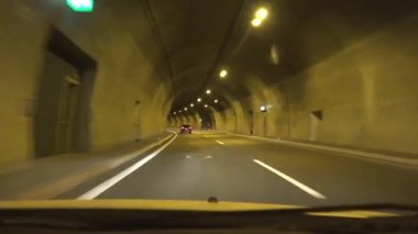 Otoyoldaki Trafik Aracı, Otoyol Tüneli, Metro, Sürücü Yunanistan