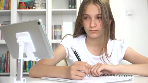 Young Girl Writing at Laptop in Online Education, Student Child Learning, Studying in Coronavirus Πανδημία, Kid Working Homework — Αρχείο Βίντεο