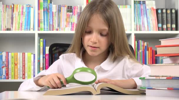 Fille Lisant Livre École Apprentissage Pour Enfants Enfant Étudiant Domicile — Video